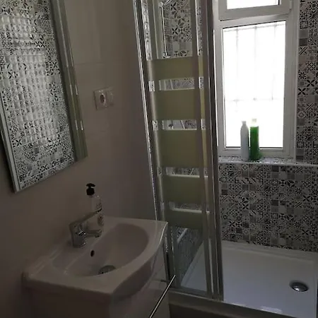 Apartment In The Center Near & Free Wifi *