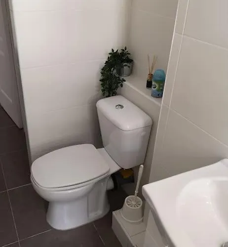 In The Center Near & Free Wifi